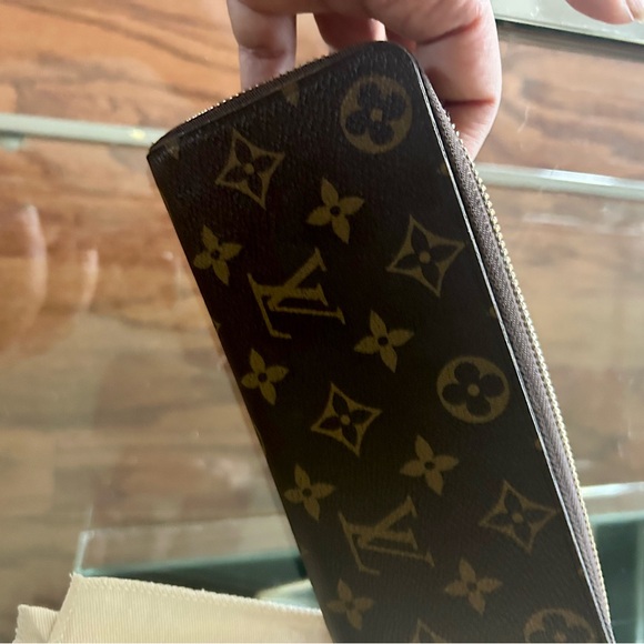 Louis Vuitton Brown and Gold Wallet - Picture 7 of 12